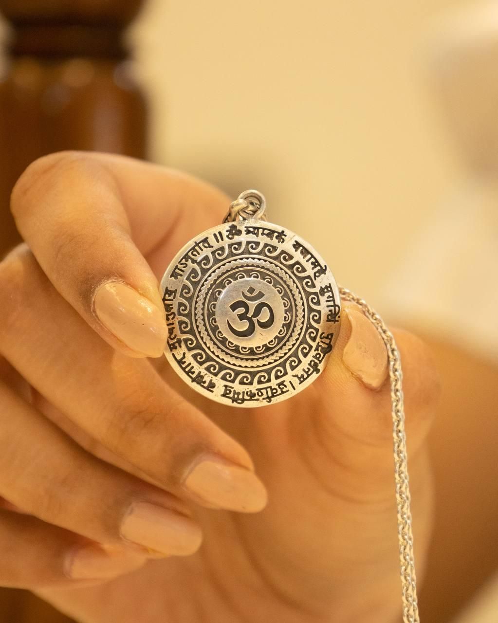 (ॐ) OM Mantra Pendant 📿